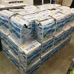 海外・日本製品のサルベージ品　和歌山　湯浅の水　1箱に２Lが6本入り　１箱の価格です。の画像