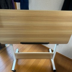 折りたたみデスク テーブルの画像