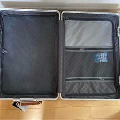 新品未使用  キャリーケース　スーツケース　機内持込可能　 シルバー 軽量 大容量 TSA　Sサイズの画像