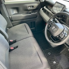 新古車‼️N-BOXカスタム‼️最安値に挑戦‼️気持ちよく乗れます‼️の画像