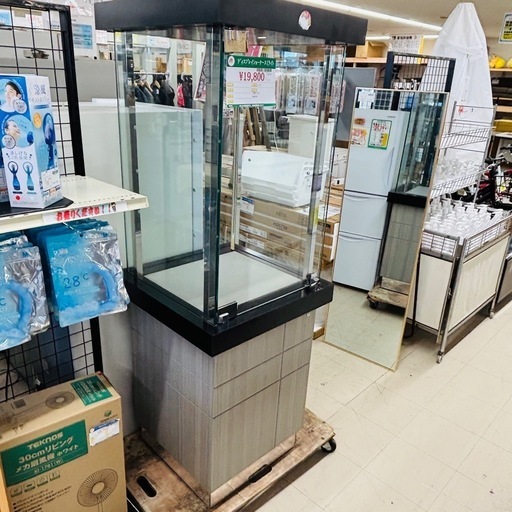 ★958 (ショーケースをお探しの方必見)　ディスプレイショーケース ライト付き　【リサイクルマート鹿児島宇宿店】