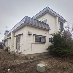 青森県弘前市の中古戸建てをご紹介！車最大で6台分駐車可能！