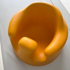 バンボ　Bumbo テーブル付き　ベビーチェア
の画像