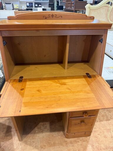 カントリー調 ハンドメイドのライティングデスク カントリー調 ハンドメイドのライティングデスク カントリー調