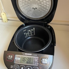 炊飯器の画像