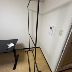 ハンガーラックの画像