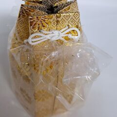 【未使用】ペット供養やご家族の手元供養に適した分骨袋（2寸・2.3寸用）セットです。 未使用品で状態は良好。、シルバー６点（新品・包装あり）、**ゴールド1点（開封済み・未使用）**の合計7点セットです。の画像