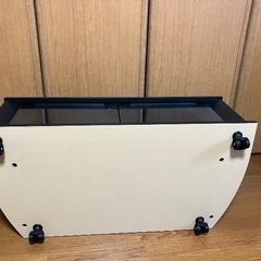 ガラス戸テレビ台の画像