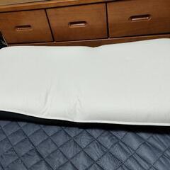 【美品】リクライニング機能付き 座椅子（アイボリー／ホワイト系）の画像