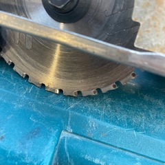 Makita コードレス丸ノコ CS551D チップソー + 充電器DC18RCの画像
