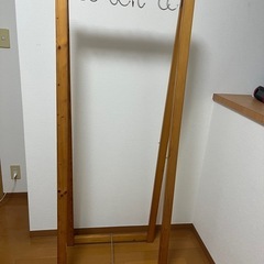 木製ハンガーラックの画像