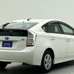 常時展示車が約200台ある大垣店だからこそ実車が見れる！触れる！審査が心配...それなら【オトロン】にお任せください‼【審査通過率驚異の95％】/トヨタ プリウス 　Ｓの画像