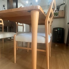オシャレなダイニングテーブル&チェアの画像