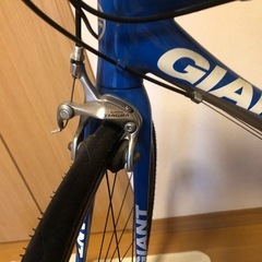 giant defy alliance ロードバイクの画像