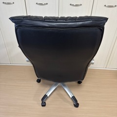 オフィスチェア　椅子の画像