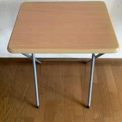 折りたたみテーブル　シンプルデスクの画像