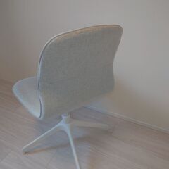 在宅ワークに最適！IKEAランフィェルチェア（ベージュ×ホワイト）お譲りしますの画像