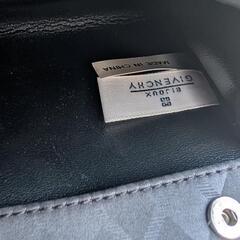 正規タグ有　ジバンシー　GIVENCHY ポーチ　小物入れ　メイク　コスメ　黒 コインケース 小銭入れの画像