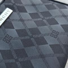 正規タグ有　ジバンシー　GIVENCHY ポーチ　小物入れ　メイク　コスメ　黒 コインケース 小銭入れの画像