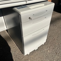 okamura SD-Vシリーズ　ワゴンセット　美品　３セットあります。の画像