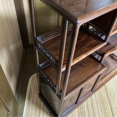 木彫 茶棚 違い棚 透かし彫り 飾り棚 木製の画像
