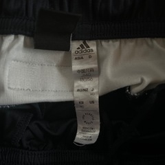 adidas ハーフパンツの画像