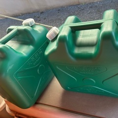2個セット軽油缶ポリタンク緑20L消防法適合品の画像