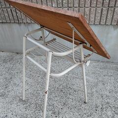 机　アンティーク　学校の画像