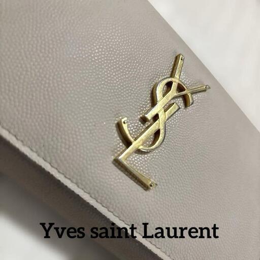 イヴ・サンローランYSL ベージュ ロゴ付き長財布 イヴ・サンローランYSL ベージュ ロゴ付き長財布