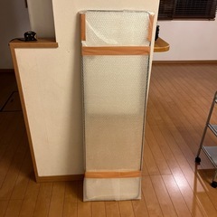 IKEA 鏡の画像