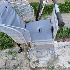 自転車に子供を乗せる補助具の画像