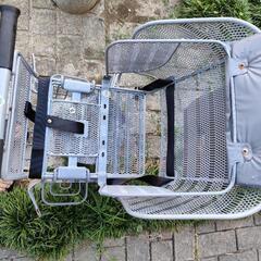 自転車に子供を乗せる補助具の画像