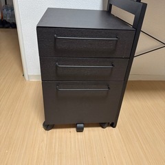 オフィス机　引き出しの画像
