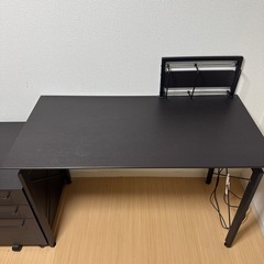 オフィス机　引き出しの画像