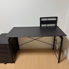 オフィス机　引き出しの画像