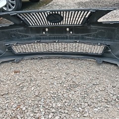 車 レクサスisフロントバンパーの画像