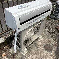 😊東芝 エアコン✨6畳程度 2022年製 😊RAS-J221M✨エアコンクリーニング済みの画像
