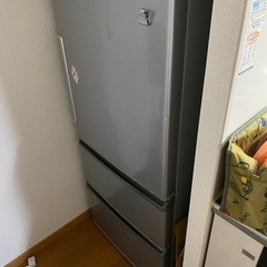 冷蔵庫の画像