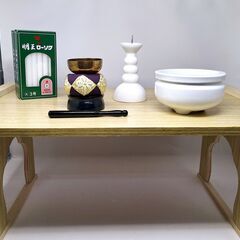【未使用】仏具セット一式（おりん2.3寸・香炉・ローソク立て・ろうそく×2箱・経机付き）の画像