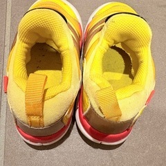 NIKE 13cm 靴 男の子 黄色の画像