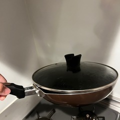 蓋付きフライパンの画像