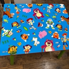 トイザらス　机と椅子のセットの画像