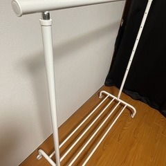 IKEA ハンガーラック（キャスター付き）の画像