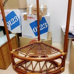 籐家具／ハンガーラックの画像