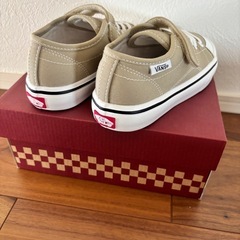 新品未使用　VANS スニーカー　19センチの画像