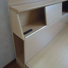 収納ベッド　ダブルサイズ　コンセント・宮付きの画像