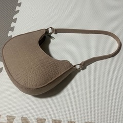 フェルト地のショルダーバックの画像