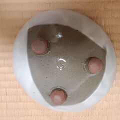 笠間焼　三つ足　器の画像