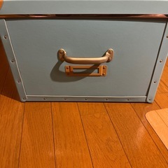 IKEAの箱の画像