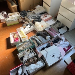洋服・生活雑貨・靴・寝具などの画像